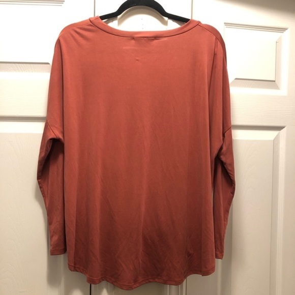 NEW Entro Keyhole Blouse - Picture 2 of 6